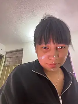 misschloe  online show from November 5, 4:32 pm