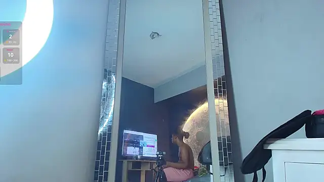 NaomiQueents online show from November 14, 12:42 pm