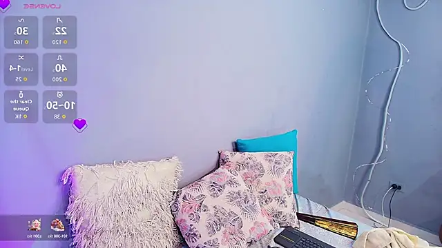 NaomiQueents online show from November 27, 8:09 pm