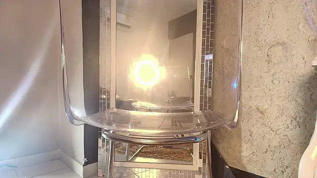 NaomiQueents online show from November 4, 1:15 pm