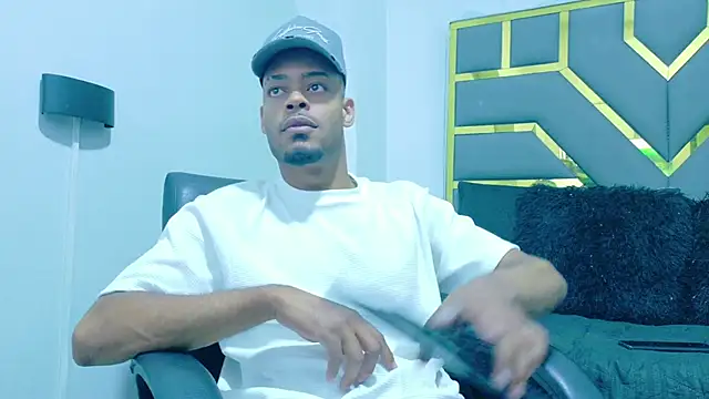 Snapshot of Neytanmalcon chatting on November 24, 9:48 pm Neytanmalcon online show from November 24, 9:48 pm