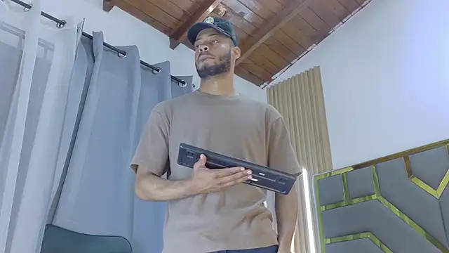 Snapshot of Neytanmalcon chatting on February 20, 6:32 pm Neytanmalcon online show from February 20, 6:32 pm