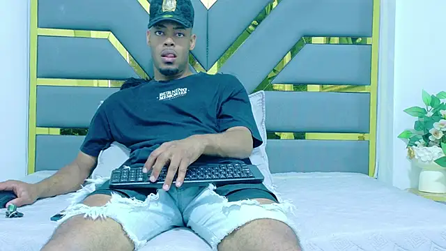 Snapshot of Neytanmalcon chatting on November 22, 9:02 pm Neytanmalcon online show from November 22, 9:02 pm