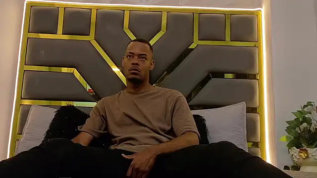 Snapshot of Neytanmalcon chatting on November 10, 8:47 pm Neytanmalcon online show from November 10, 8:47 pm