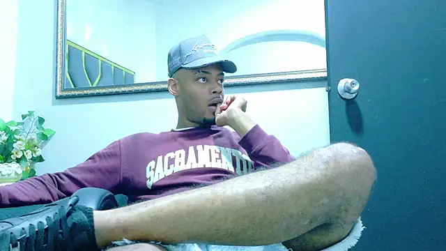 Snapshot of Neytanmalcon chatting on December 1, 9:48 pm Neytanmalcon online show from December 1, 9:48 pm