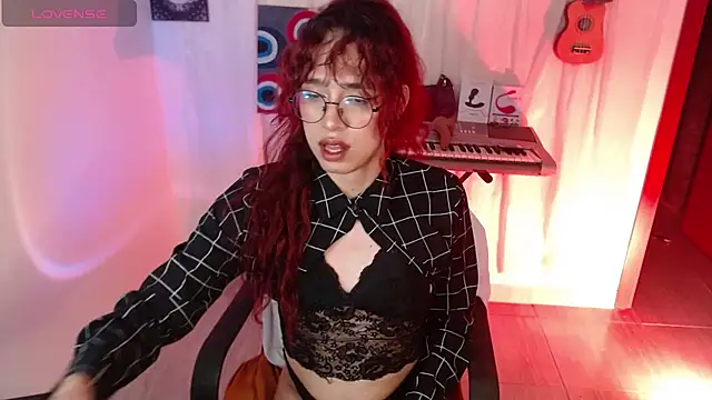 AdelineEsposito online show from May 9, 5:55 am