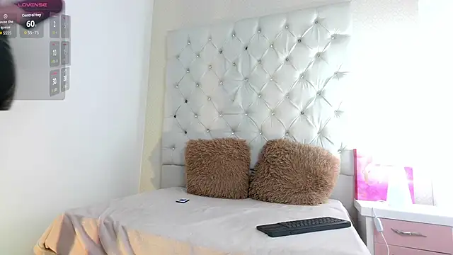 oliviamonroe online show from October 25, 8:42 pm