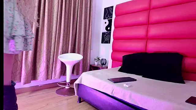 oliviamonroe online show from November 29, 7:47 pm