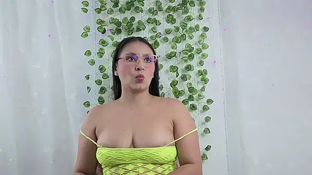 Ambermuse7 online show from April 9, 12:11 pm