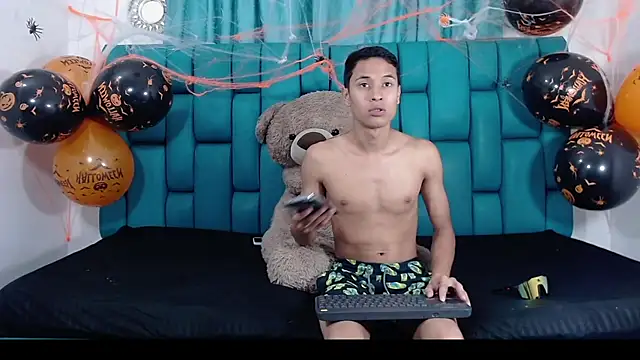 Snapshot of Theprince_hot chatting on October 26, 6:41 pm Theprince hot online show from October 26, 6:41 pm