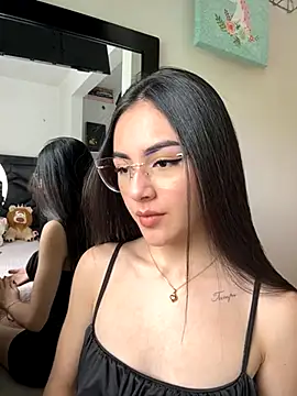 IslaCole online show from October 25, 6:41 pm