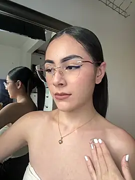 IslaCole online show from February 12, 9:47 pm