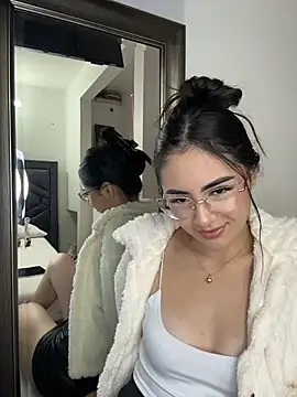 IslaCole online show from February 18, 1:58 am