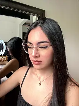 IslaCole online show from January 7, 7:19 pm