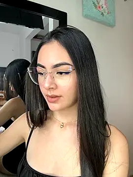 IslaCole online show from November 11, 9:09 pm