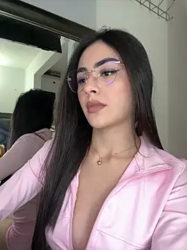 IslaCole online show from February 4, 11:11 pm