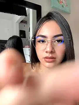 IslaCole online show from November 10, 7:19 pm