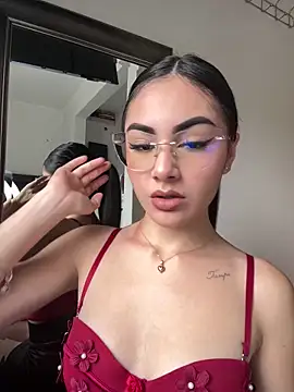 IslaCole online show from February 3, 7:30 pm