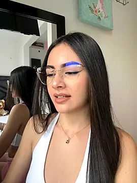 IslaCole online show from November 21, 9:14 pm