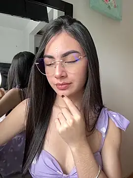 IslaCole online show from October 28, 6:51 pm