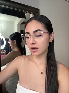 IslaCole online show from March 9, 10:57 pm