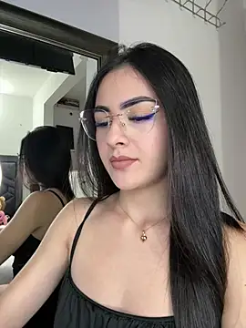 IslaCole online show from February 1, 10:52 pm