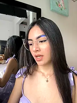 IslaCole online show from November 13, 8:46 pm