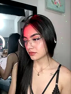 Snapshot of IslaCole chatting on October 24, 12:53 am IslaCole online show from October 24, 12:53 am