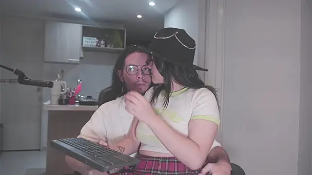 dan and daya online show from November 10, 2:27 am