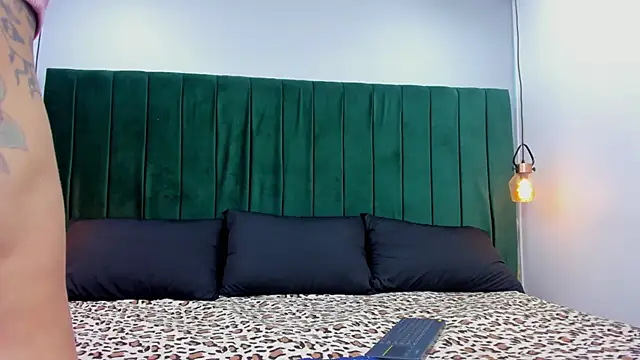 Snapshot of Melody_Horney chatting on November 8, 8:45 pm Melody Horney online show from November 8, 8:45 pm