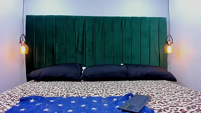 Snapshot of Melody_Horney chatting on October 28, 8:41 pm Melody Horney online show from October 28, 8:41 pm