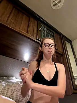 sweet-vixen online show from November 8, 6:39 am