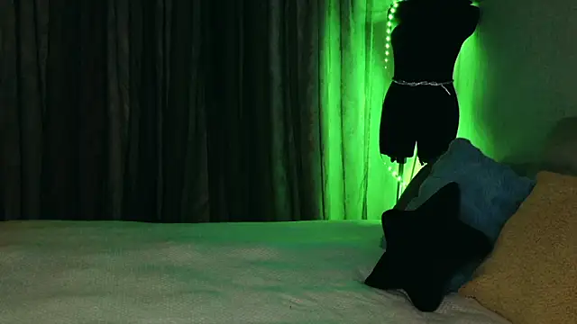 Snapshot of Kess-Edison chatting on December 2, 5:03 pm Kess-Edison online show from December 2, 5:03 pm