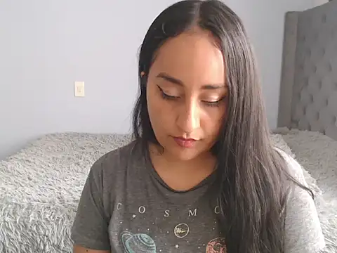 Snapshot of cute8smile chatting on November 5, 5:27 pm cute8smile online show from November 5, 5:27 pm