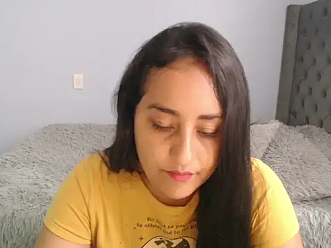 Snapshot of cute8smile chatting on November 4, 12:31 pm cute8smile online show from November 4, 12:31 pm