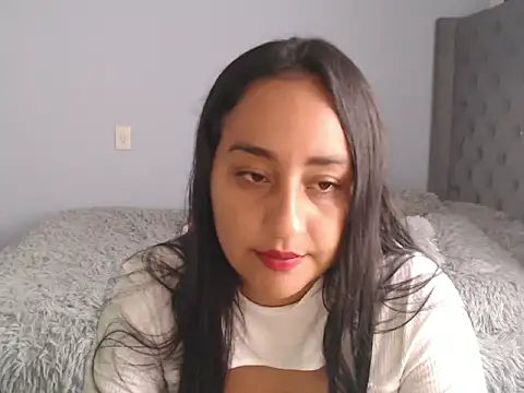 Snapshot of cute8smile chatting on November 6, 1:59 pm cute8smile online show from November 6, 1:59 pm