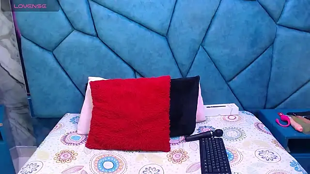 JulietaDiamond online show from April 11, 3:14 am