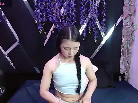 Snapshot of JulietaDiamond chatting on December 2, 7:37 pm JulietaDiamond online show from December 2, 7:37 pm