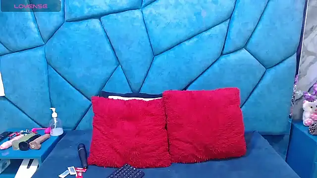 Snapshot of JulietaDiamond chatting on May 1, 3:33 am JulietaDiamond online show from May 1, 3:33 am