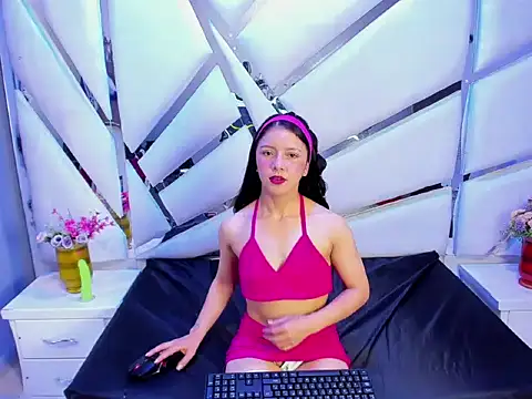 Snapshot of JulietaDiamond chatting on November 12, 7:18 pm JulietaDiamond online show from November 12, 7:18 pm