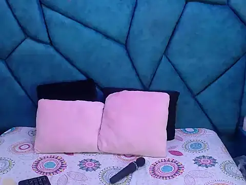 JulietaDiamond online show from March 25, 2:33 am