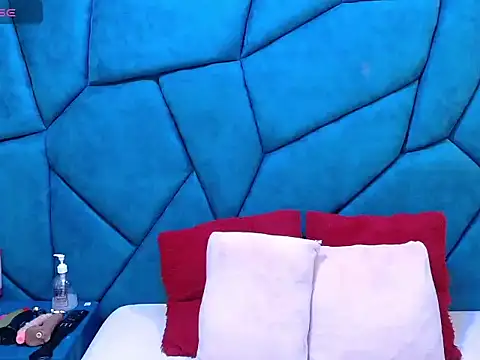 Snapshot of JulietaDiamond chatting on April 29, 3:00 am JulietaDiamond online show from April 29, 3:00 am