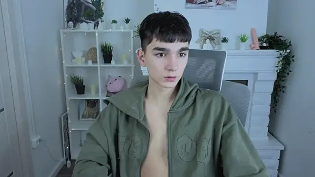 Snapshot of YamiTwink chatting on November 30, 8:31 pm YamiTwink online show from November 30, 8:31 pm