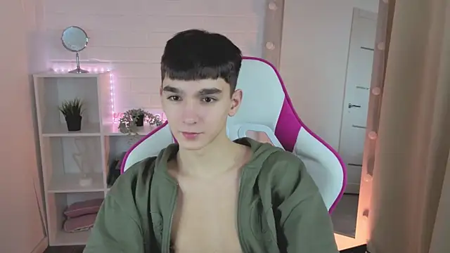 Snapshot of YamiTwink chatting on November 26, 8:53 pm YamiTwink online show from November 26, 8:53 pm