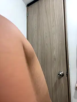 AbbyHank2 online show from November 27, 4:18 pm