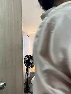 AbbyHank2 online show from December 1, 6:20 pm