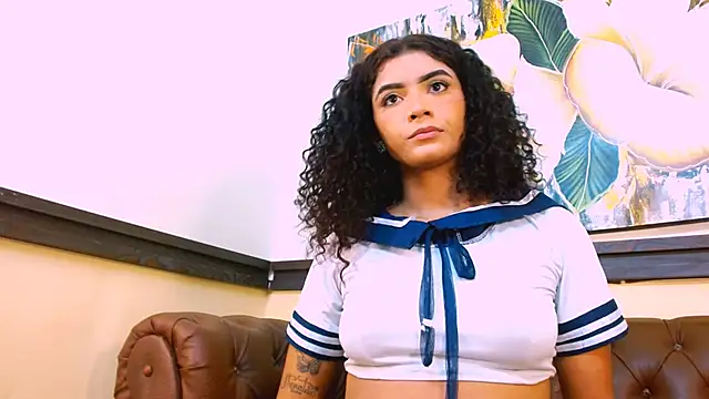 Emma Kiut  online show from November 19, 7:25 pm