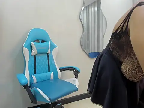 agata18  online show from November 26, 12:27 pm