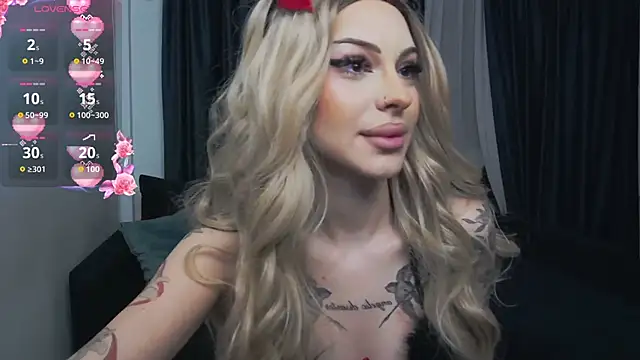 Snapshot of NovaPearl chatting on October 29, 6:29 pm NovaPearl online show from October 29, 6:29 pm