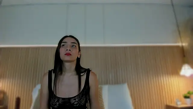 NahimiThompson online show from March 9, 7:39 pm